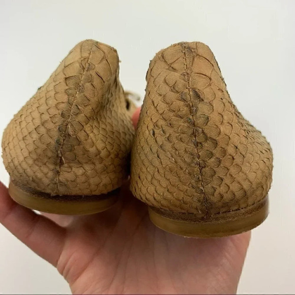 Stuart Weitzman Flats sz 9 snakeskin square toe - Picture 8 of 12